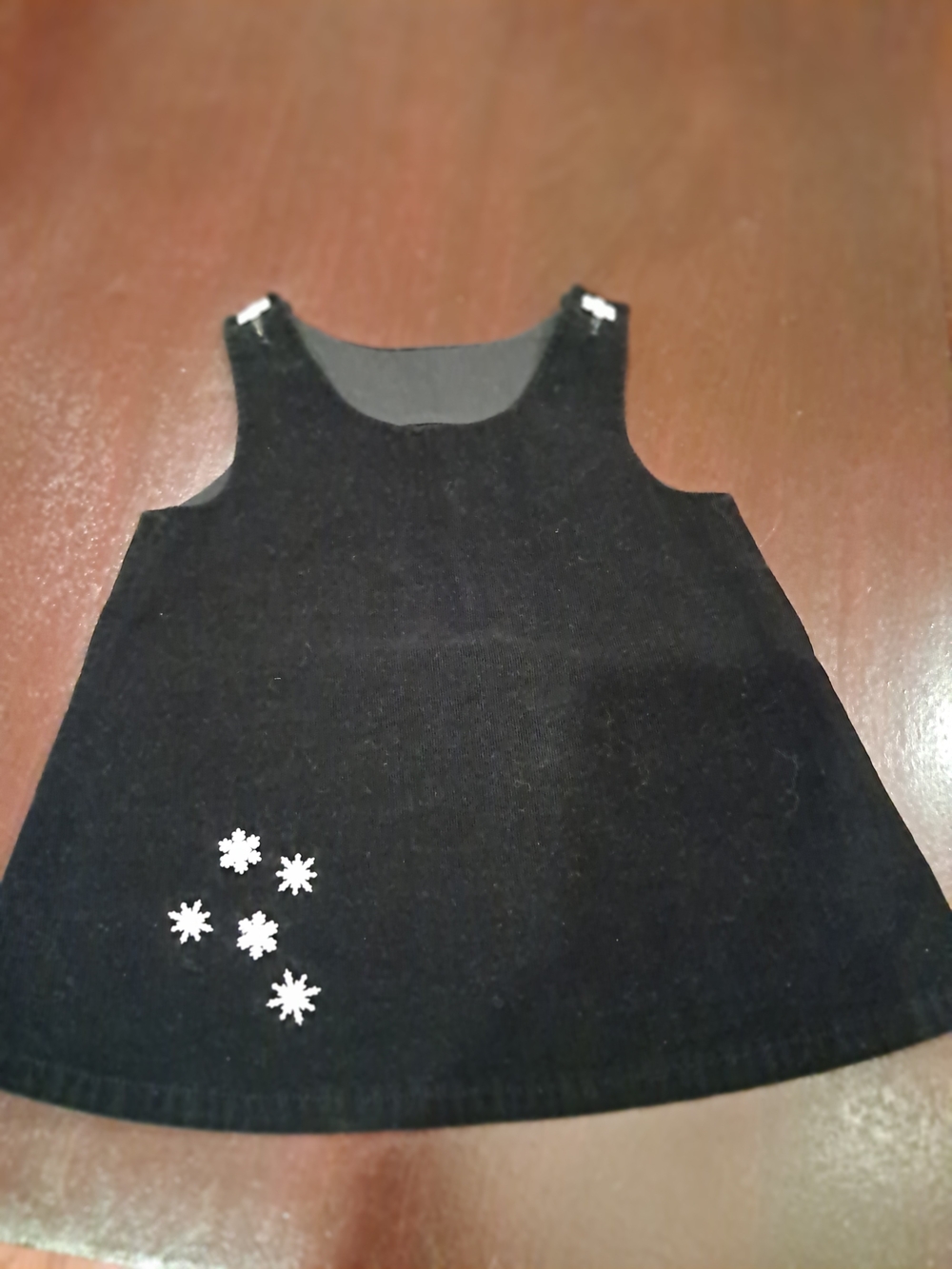 Source Unknown Black Jumper Dress with White Snowflake Accents
